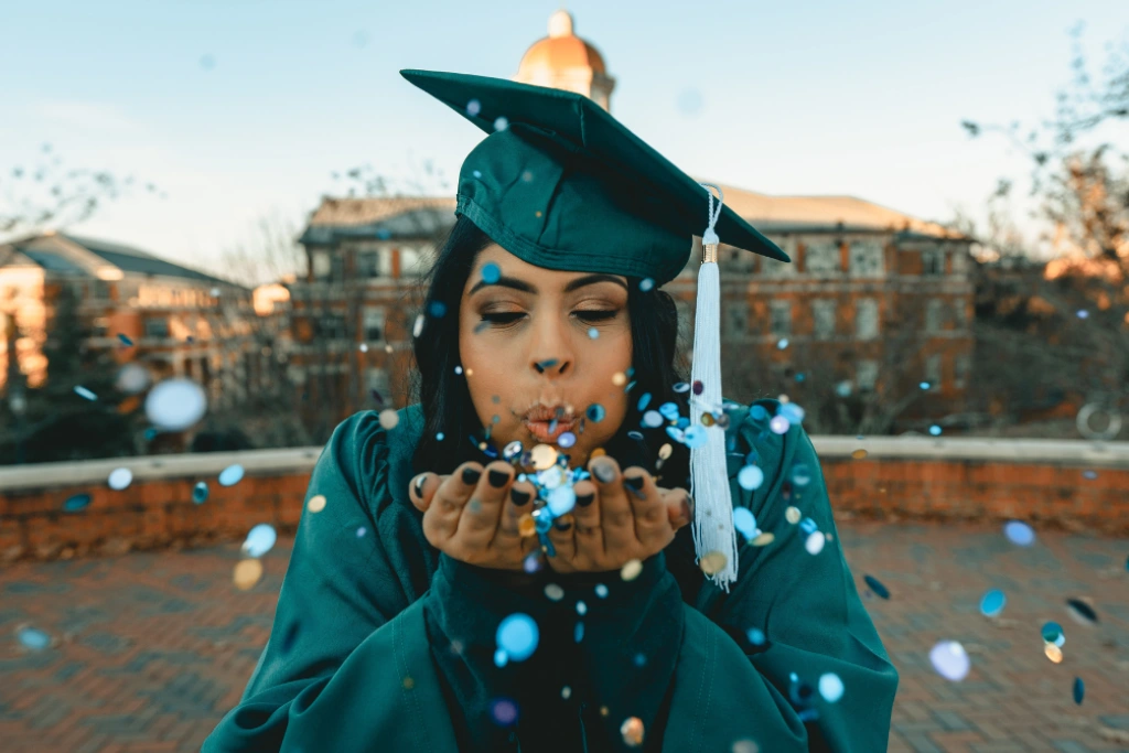 What to Wear to a Graduation Party