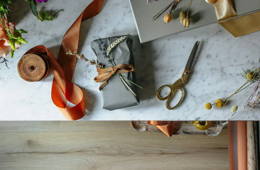 gift wrapping station
