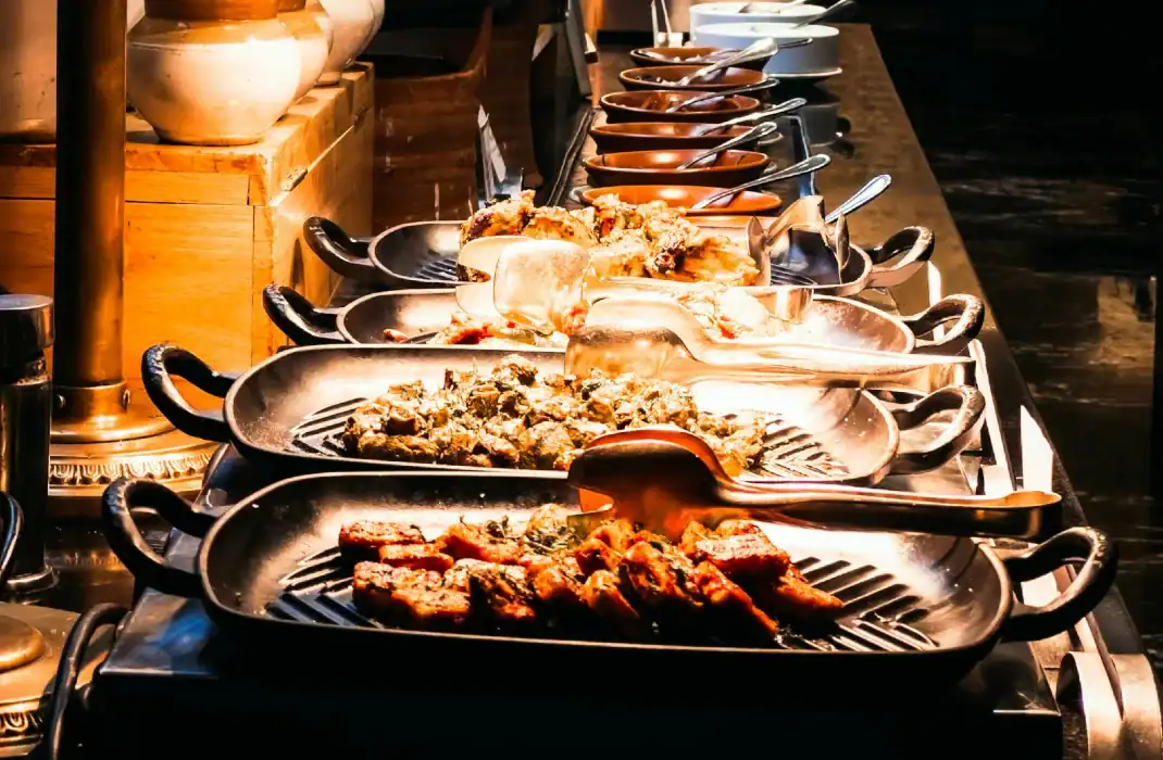 food on electric warming trays 