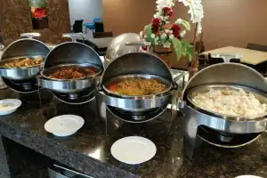 Hot and Ready: How to Keep Food Warm for a Party