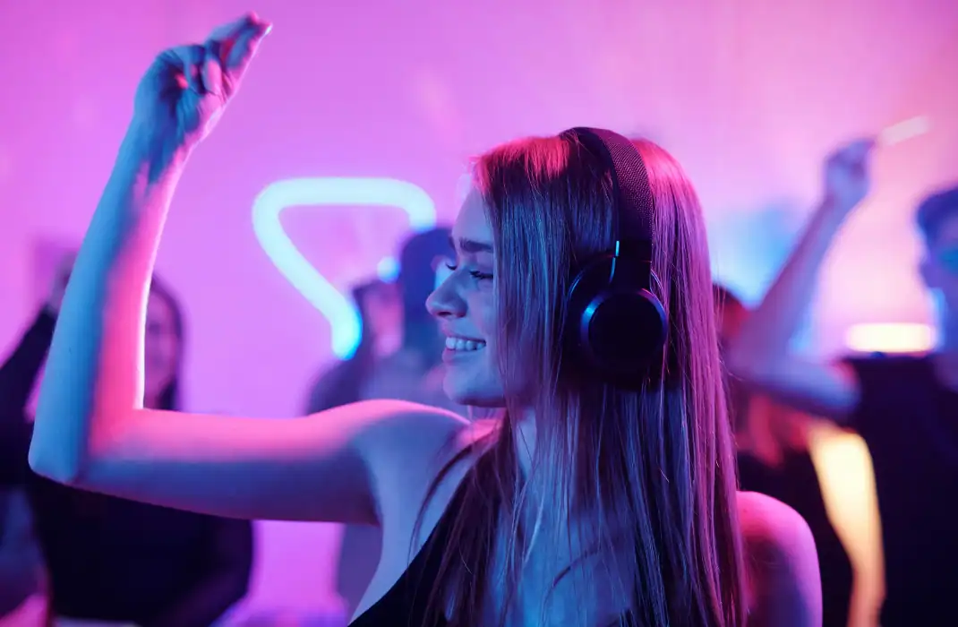 woman dj'ing