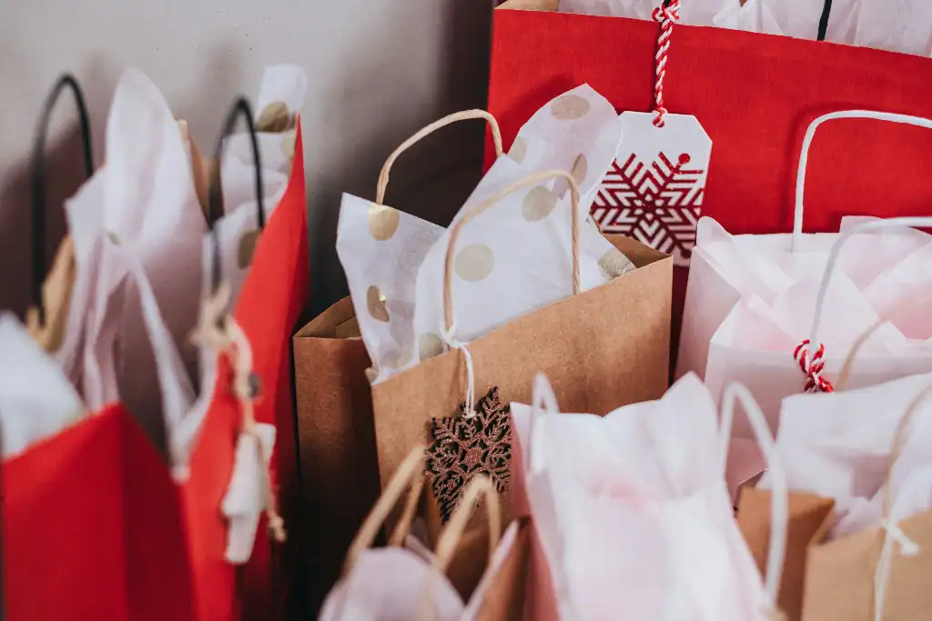 How To Put Tissue Paper in a Gift Bag