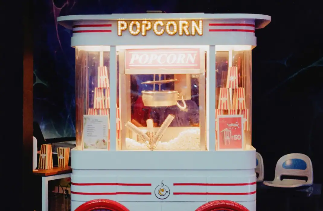 carnival-themed popcorn cart